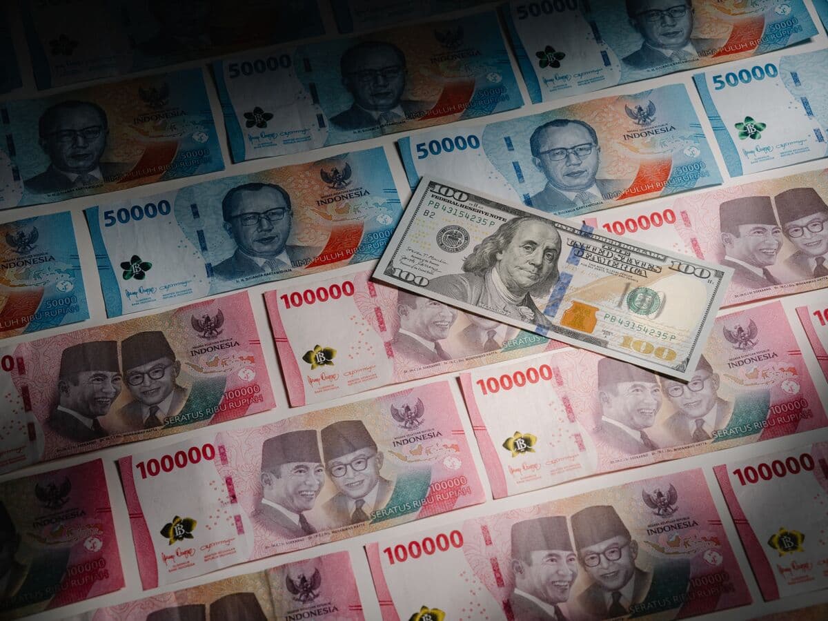 Indonesian Rupiah Weakness Signals Risk for Global Investors